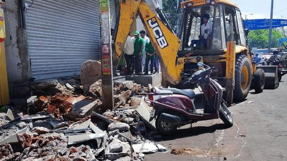 GHMC Removes 97.5 MT Waste on Monsoon Drive Day 1 GHMC Removes 97.5 MT Waste on Monsoon Drive Day 1 - General News | Krihaa